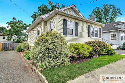 227 Old Rd, Sewaren, NJ 07077 photo 4