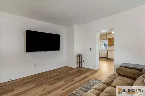 114 Runyon Ave, Middlesex, NJ 08846 photo 5