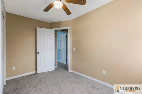 114 Runyon Ave, Middlesex, NJ 08846 photo 16