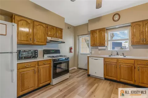 114 Runyon Ave, Middlesex, NJ 08846 photo 14