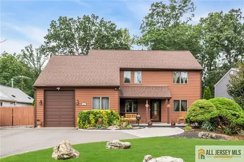 49 Kentnor St, Metuchen, NJ 08840