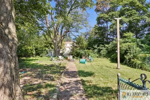 Exterior - 24 Maple Rd, Iselin, NJ 08830 photo 2 of 3