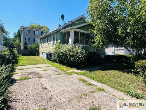 211 University Ave, Metuchen, NJ 08840