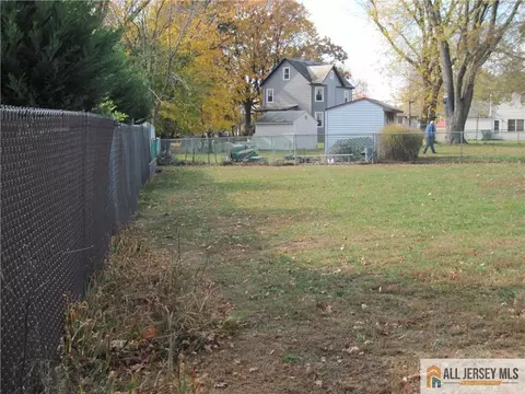 Exterior - 5 Meyer Rd, Edison, NJ 08817 photo 4 of 7