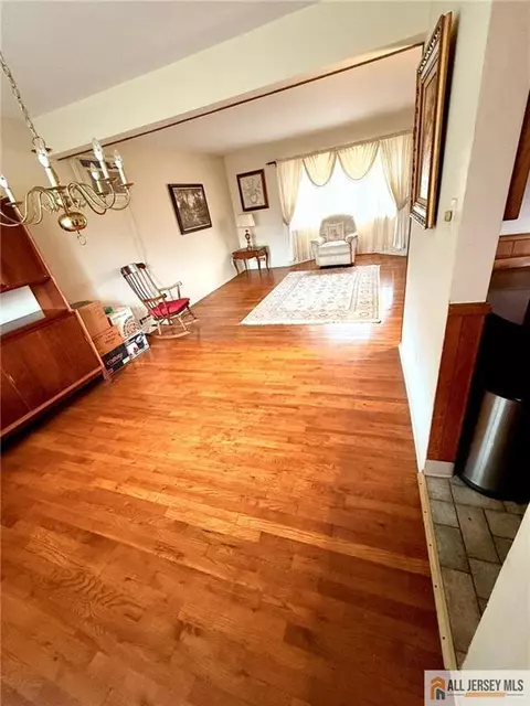 Entry Way - 5 Meyer Rd, Edison, NJ 08817 photo 3 of 6