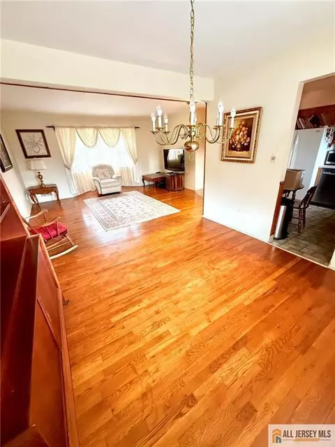 Dining - 5 Meyer Rd, Edison, NJ 08817 photo 1 of 3