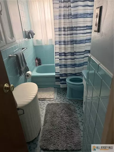 Bath - 5 Meyer Rd, Edison, NJ 08817 photo 1 of 1