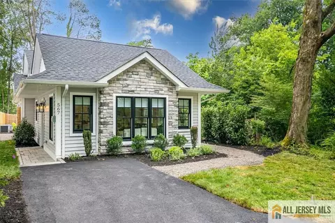 567 Riverside Dr, Princeton, NJ 08540