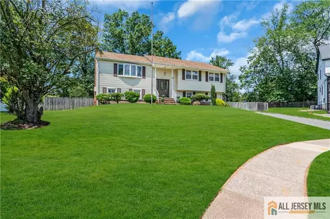 8 Whitehall Ave, Edison, NJ 08820