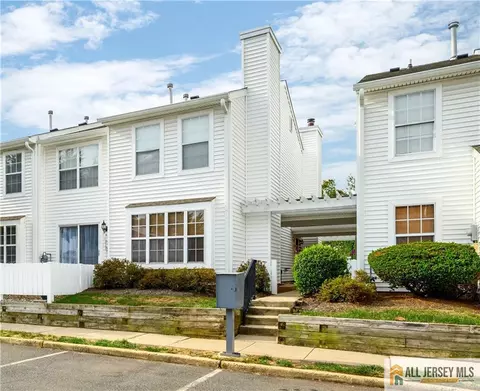 90 Almond Dr #90, Somerset, NJ 08873
