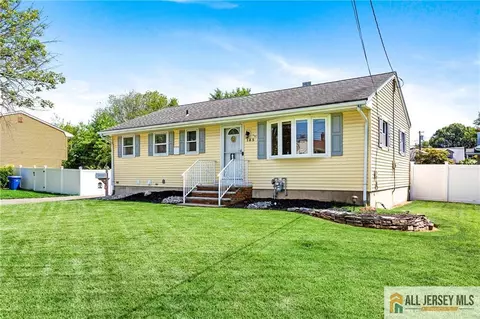 185 Ward Pl, Piscataway, NJ 08854