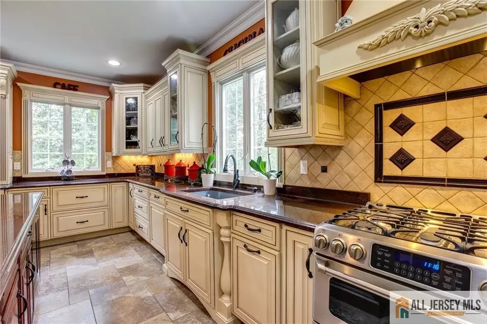 Kitchen - 21 Fern Rd, East Brunswick, NJ 08816 photo 3 of 3
