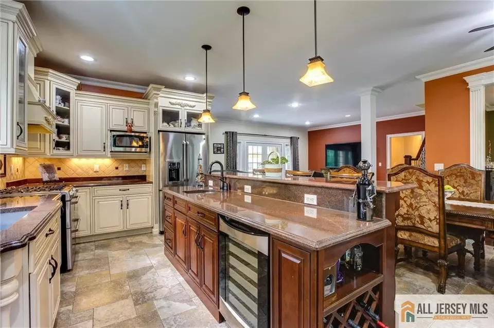 Kitchen - 21 Fern Rd, East Brunswick, NJ 08816 photo 2 of 3
