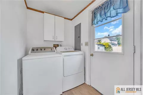 27 Railroad Ave, Helmetta, NJ 08828 photo 15