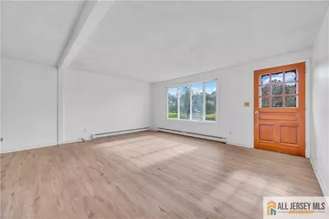27 Railroad Ave, Helmetta, NJ 08828 photo 5