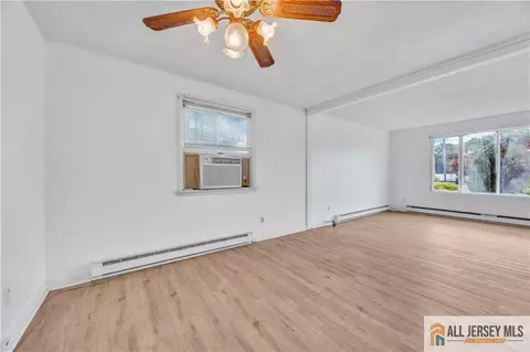 27 Railroad Ave, Helmetta, NJ 08828 photo 8