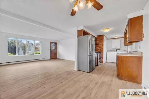 27 Railroad Ave, Helmetta, NJ 08828 photo 14