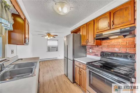 27 Railroad Ave, Helmetta, NJ 08828 photo 13