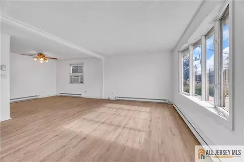 27 Railroad Ave, Helmetta, NJ 08828 photo 17