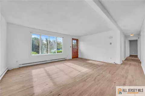 27 Railroad Ave, Helmetta, NJ 08828 photo 16