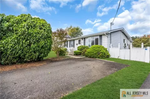 27 Railroad Ave, Helmetta, NJ 08828 photo 32
