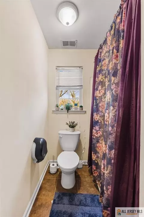 Bath - 643 Drake Ave, Middlesex, NJ 08846 photo 2 of 2