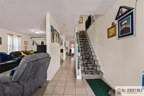 Entry Way - 643 Drake Ave, Middlesex, NJ 08846 photo 1 of 8