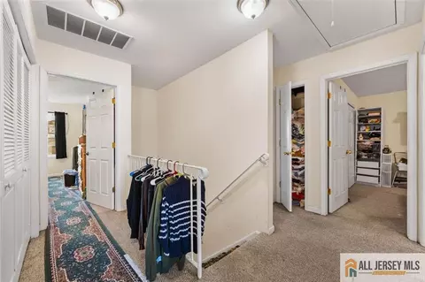 Entry Way - 643 Drake Ave, Middlesex, NJ 08846 photo 6 of 8