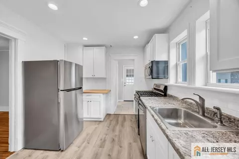 34 Maple Ave, Edison, NJ 08837 photo 9