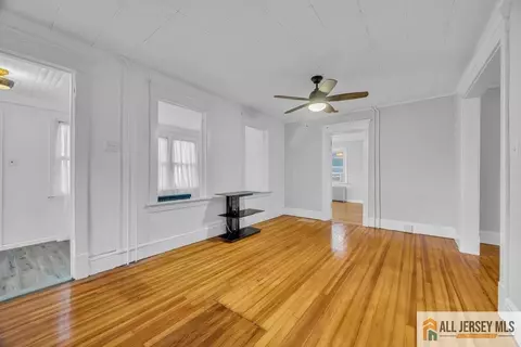 34 Maple Ave, Edison, NJ 08837 photo 4