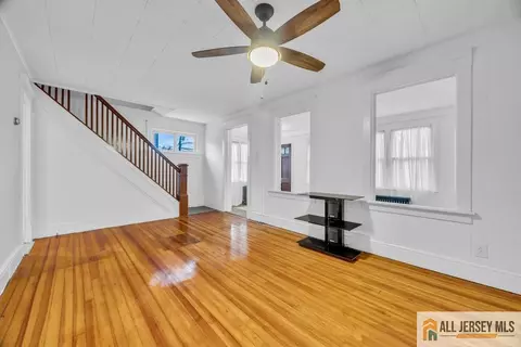34 Maple Ave, Edison, NJ 08837 photo 5