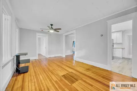 34 Maple Ave, Edison, NJ 08837 photo 3