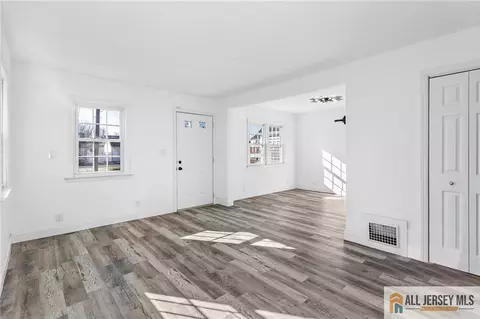 408 Fairview Ave, Middlesex, NJ 08846 photo 5