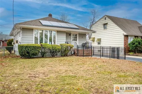 26 Goodwill Pl, Metuchen, NJ 08840