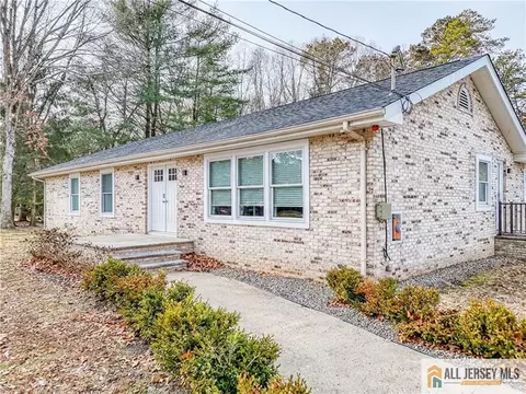 176 Old Forge Rd, Monroe, NJ 08831
