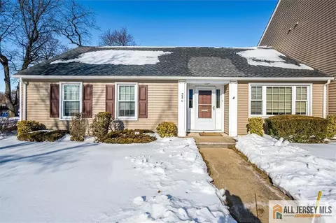 38 Concord Ln #E, Monroe, NJ 08831