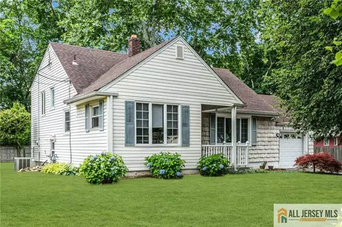 499 Old Stage Rd, Spotswood, NJ 08884