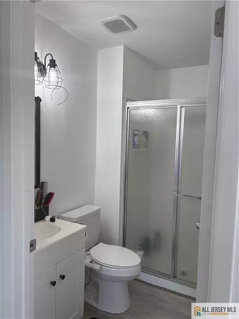 Bath - 802 Lindsey Ct, Evesham, NJ 08053 photo 3 of 6