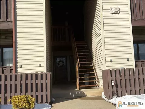 802 Lindsey Ct, Evesham, NJ 08053