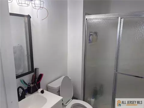 Bath - 802 Lindsey Ct, Evesham, NJ 08053 photo 4 of 6