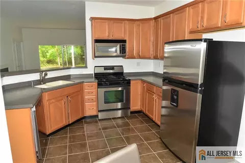 2103 Neville Ct, Somerset, NJ 08873