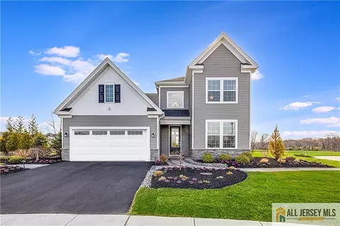 6 Galerie Ct, Monroe, NJ 08831