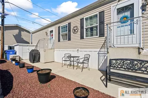 2 Jessie Ln, Avenel, NJ 07001