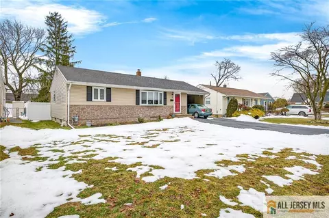 13 Yates Dr, East Brunswick, NJ 08816