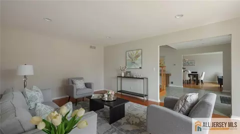4 Maureen Ct, Edison, NJ 08820 photo 13