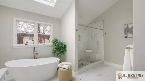 4 Maureen Ct, Edison, NJ 08820 photo 26
