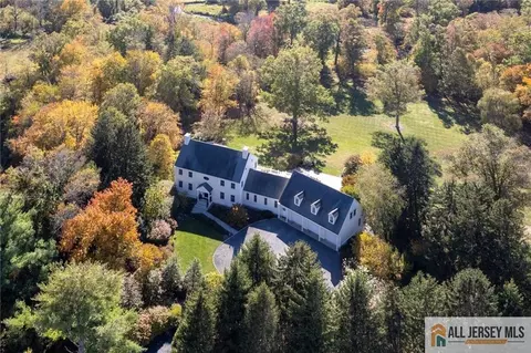 213 Cranbury Neck Rd, Plainsboro, NJ 08512