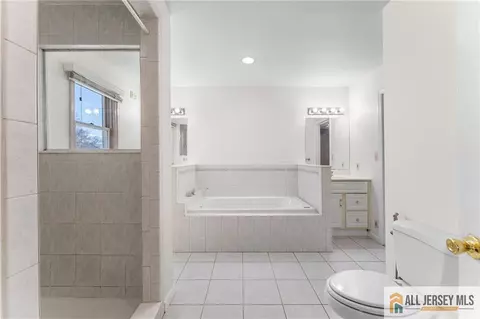 Bath - 57 Westervelt Ave, Edison, NJ 08817 photo 3 of 4