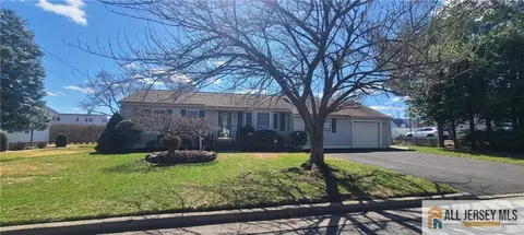 67 Hopkinson Ave, Piscataway, NJ 08854