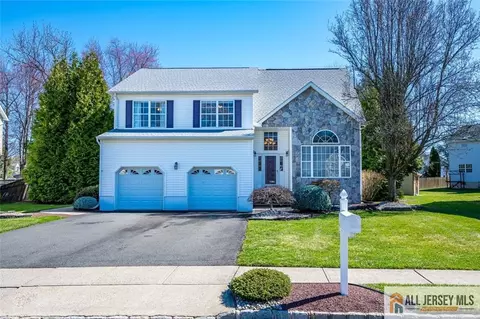 8 Pointer Pl, South Brunswick, NJ 08824